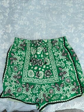 Zara Green Floral Print Women’s Shorts XS